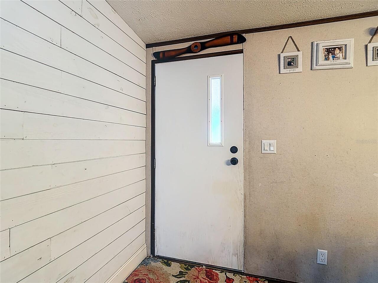 Listing Photo 12