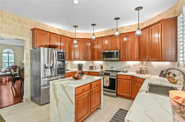 Listing Photo 10