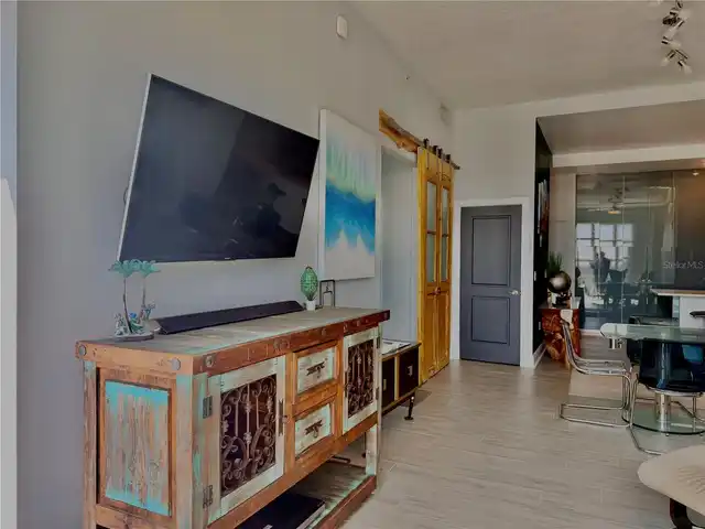 Listing Photo 10