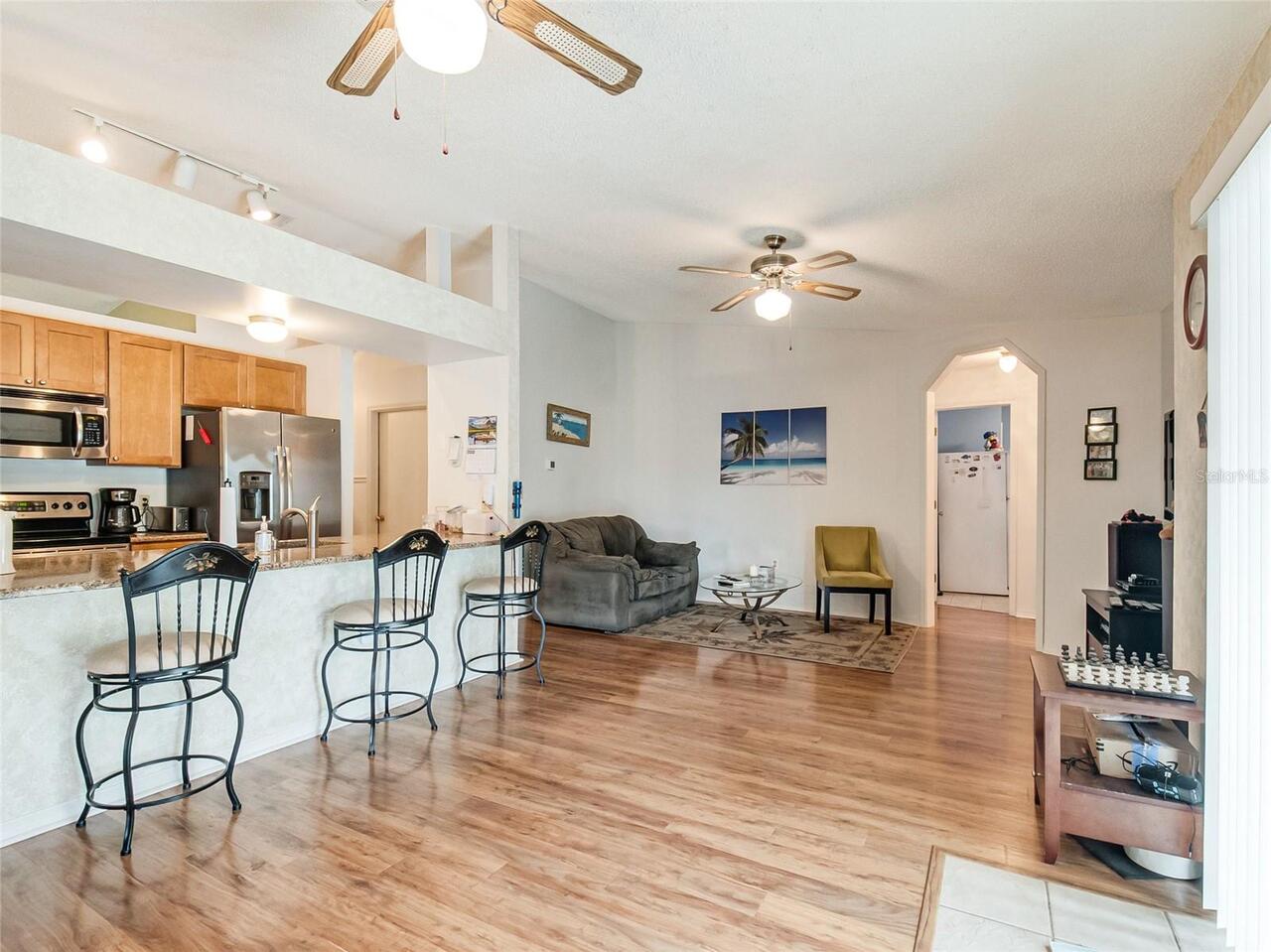 Listing Photo 12