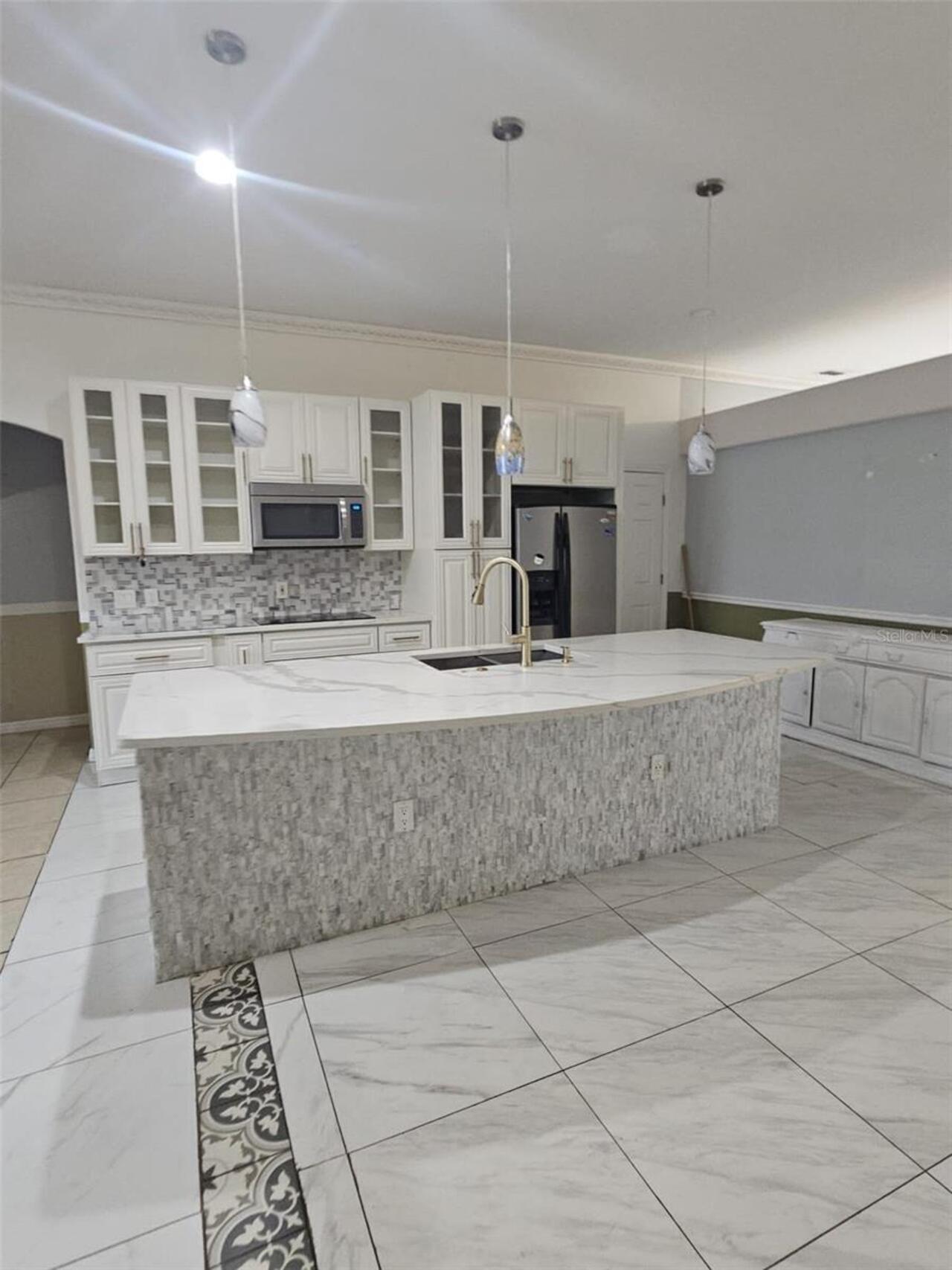 Listing Photo 8