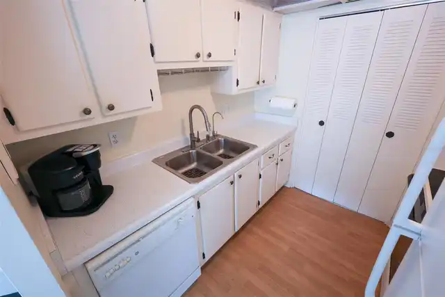Listing Photo 6