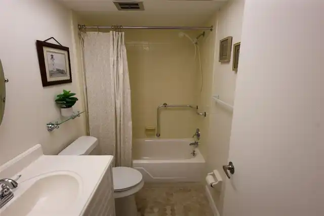 Listing Photo 14