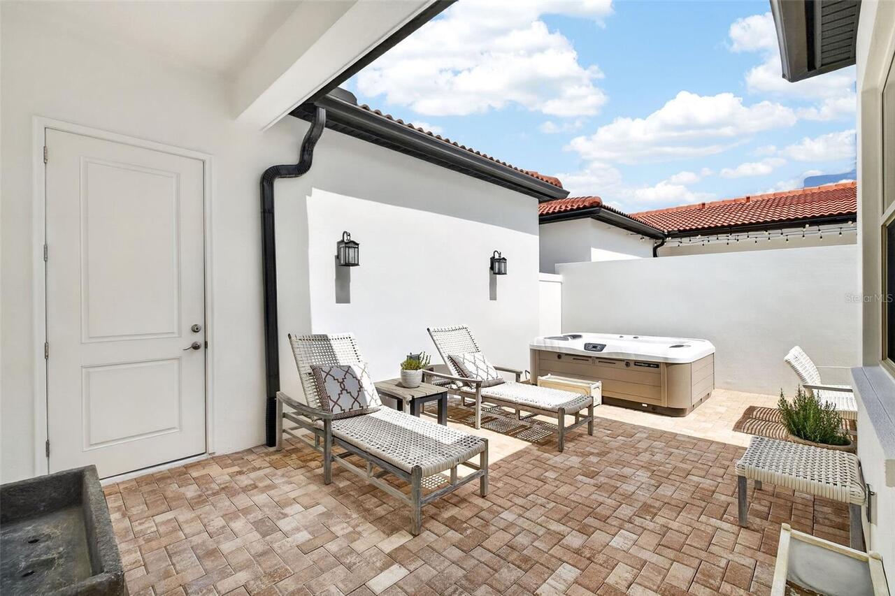 Listing Photo 17