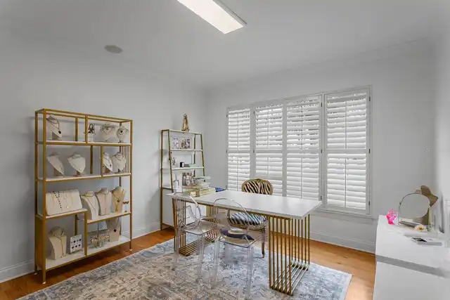 Listing Photo 9