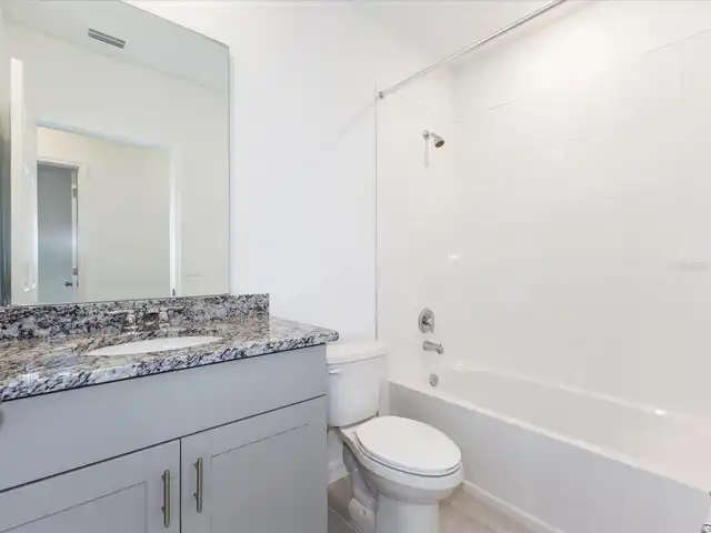 Listing Photo 12