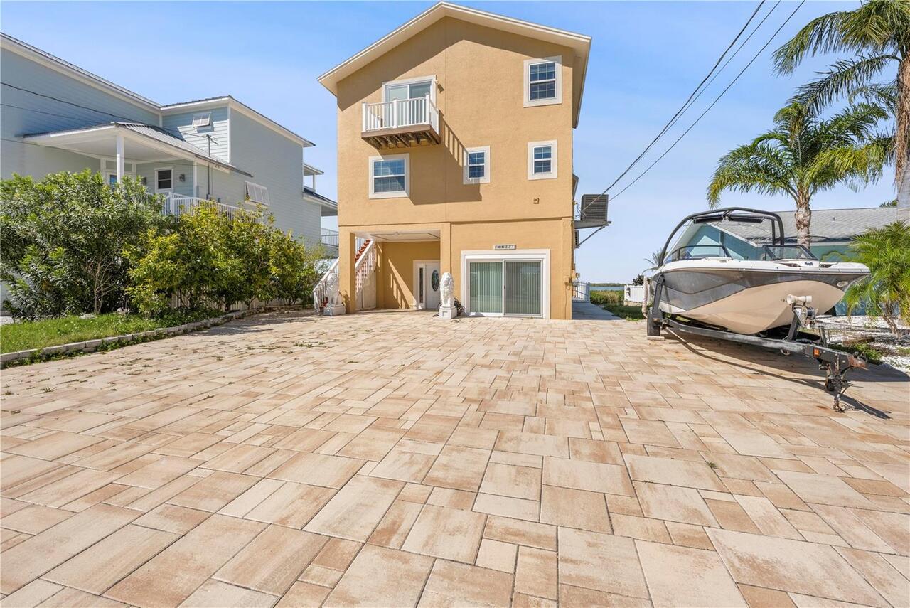 Listing Photo 9