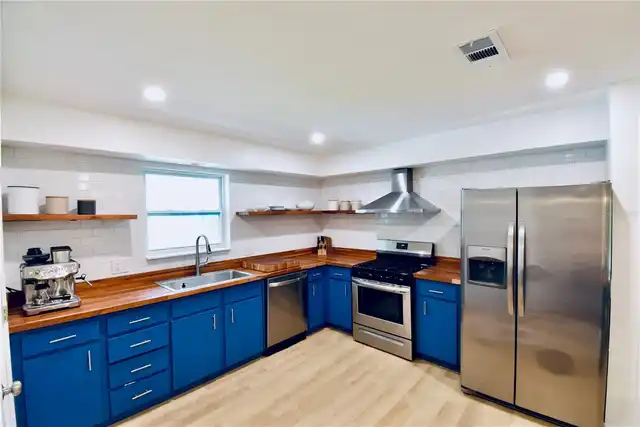 Listing Photo 8