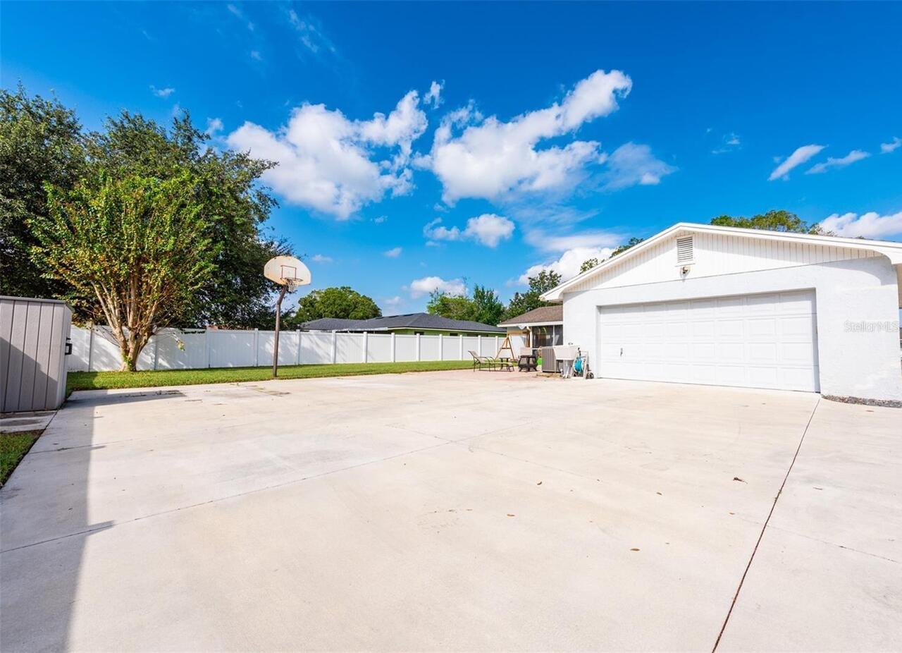 Listing Photo 8