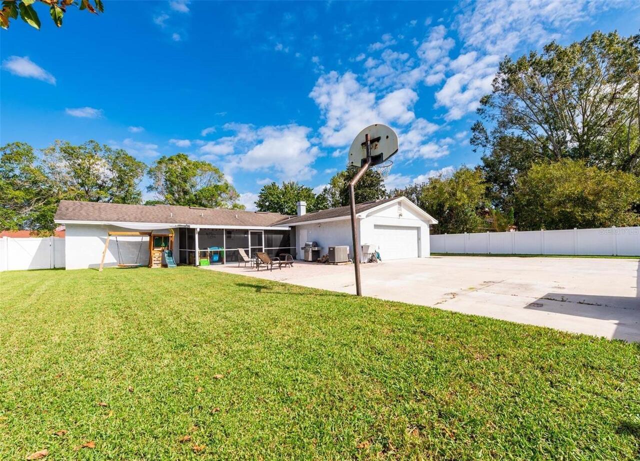 Listing Photo 9