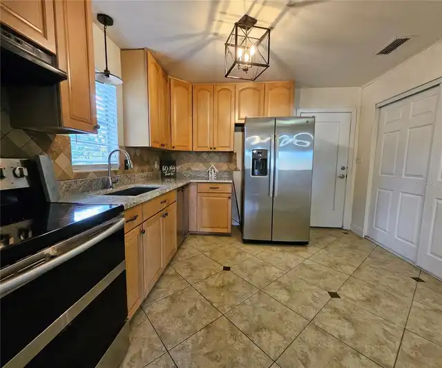 Listing Photo 9