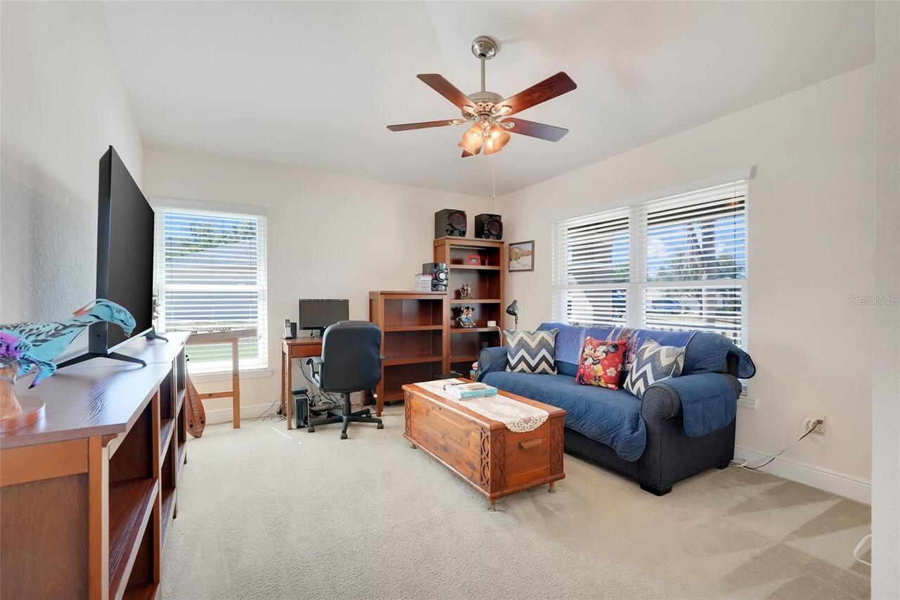 Listing Photo 12