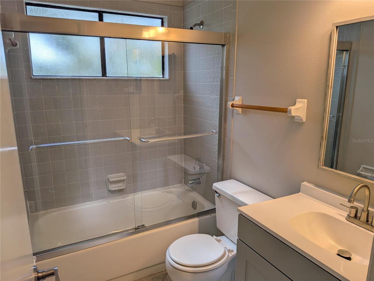 Listing Photo 12