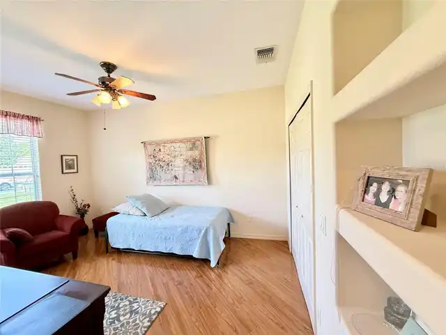 Listing Photo 9