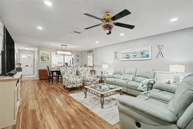 Listing Photo 10