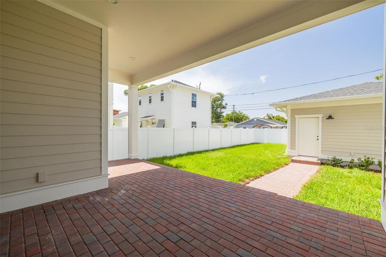 Listing Photo 6