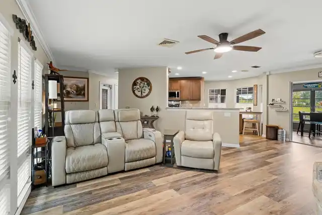 Listing Photo 42
