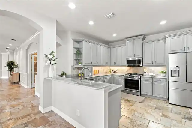 Listing Photo 10
