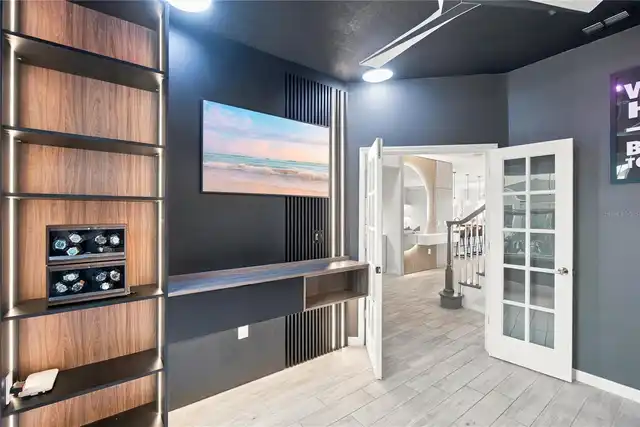 Listing Photo 9