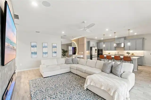 Listing Photo 14