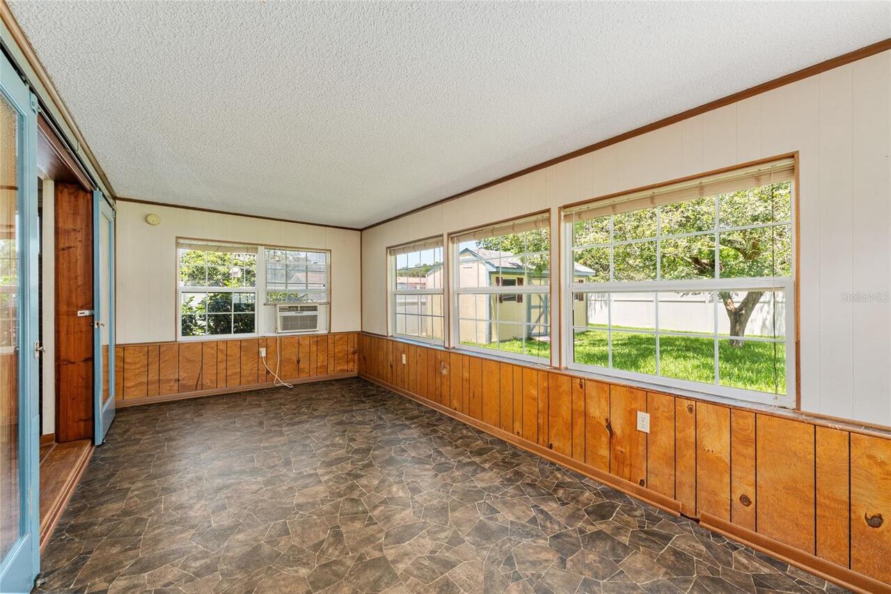 Listing Photo 14