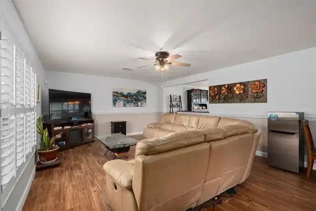Listing Photo 14
