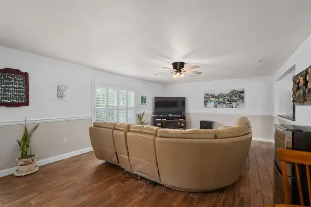 Listing Photo 15