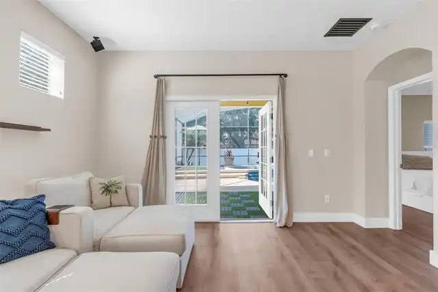 Listing Photo 14