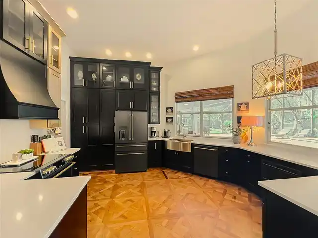 Listing Photo 14