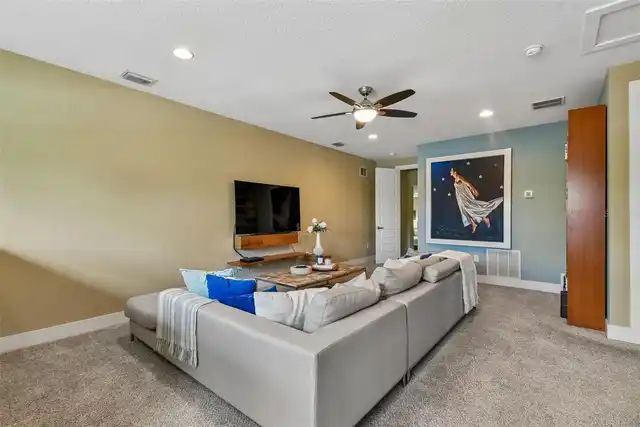 Listing Photo 33