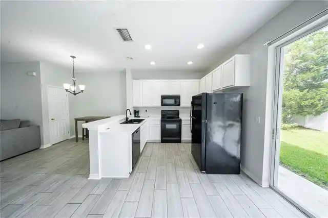 Listing Photo 7
