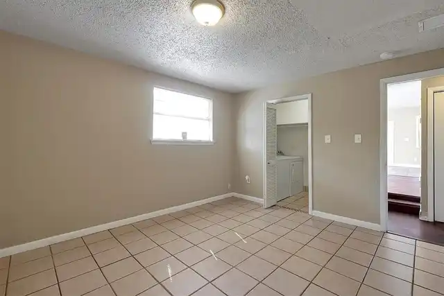 Listing Photo 14
