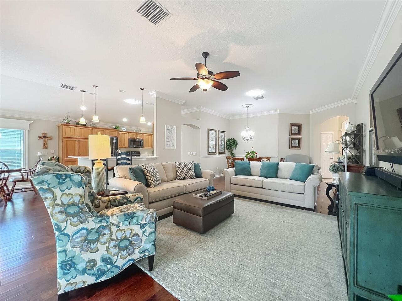 Listing Photo 11
