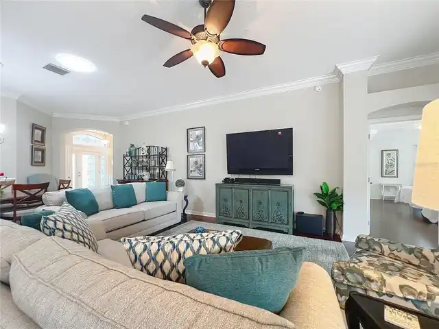 Listing Photo 14