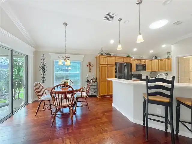 Listing Photo 17