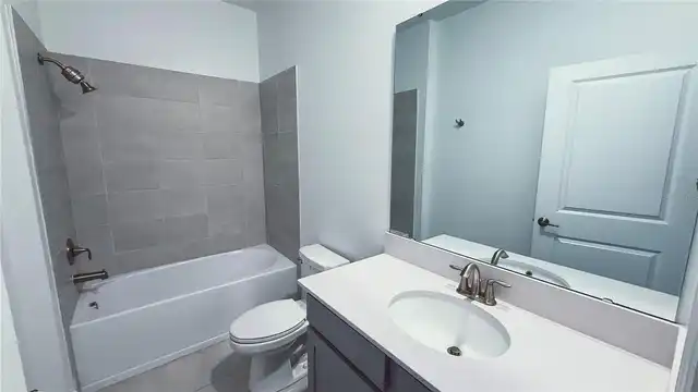 Listing Photo 11