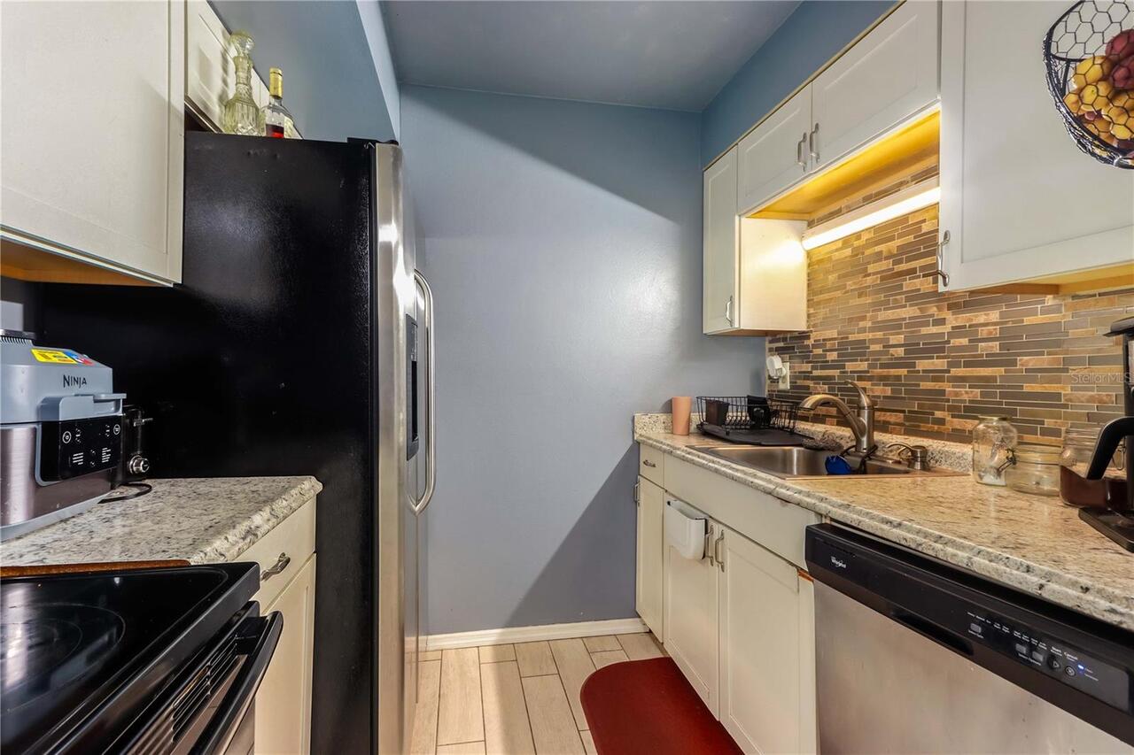 Listing Photo 10