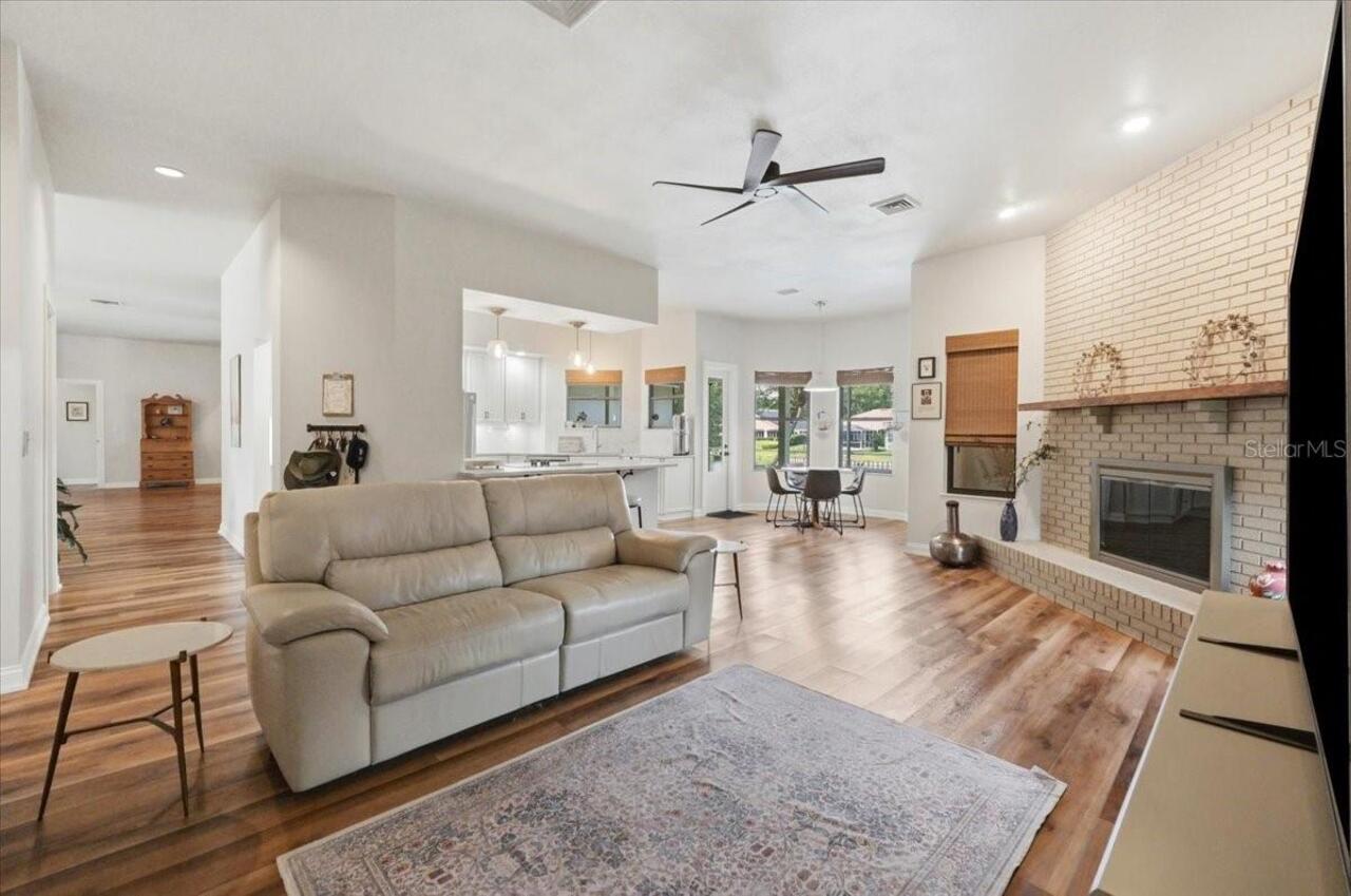 Listing Photo 12
