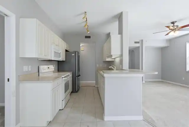 Listing Photo 16