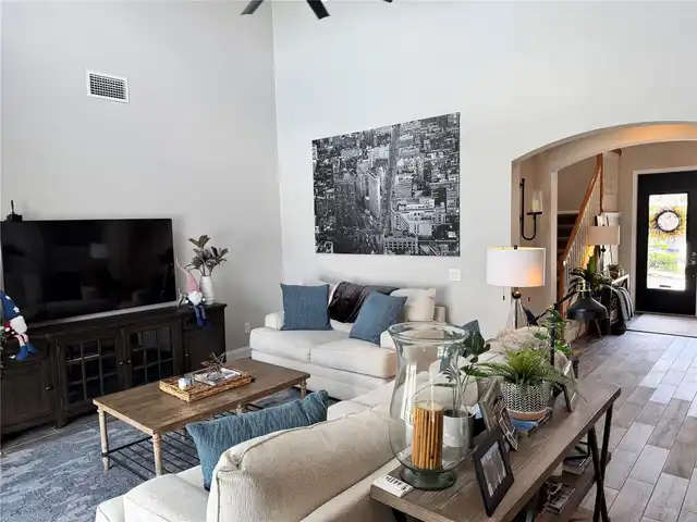Listing Photo 10