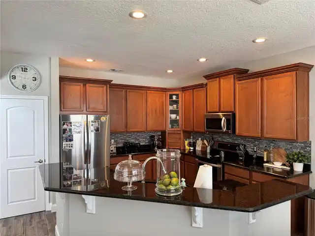 Listing Photo 12