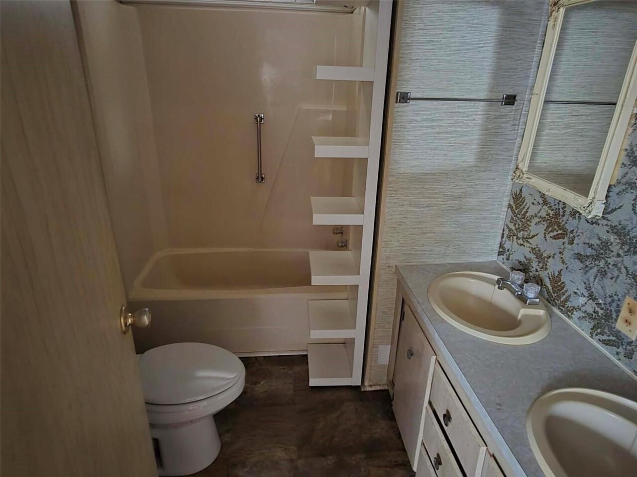 Listing Photo 5
