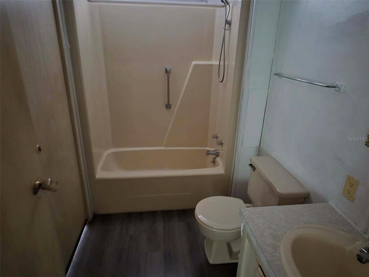 Listing Photo 6