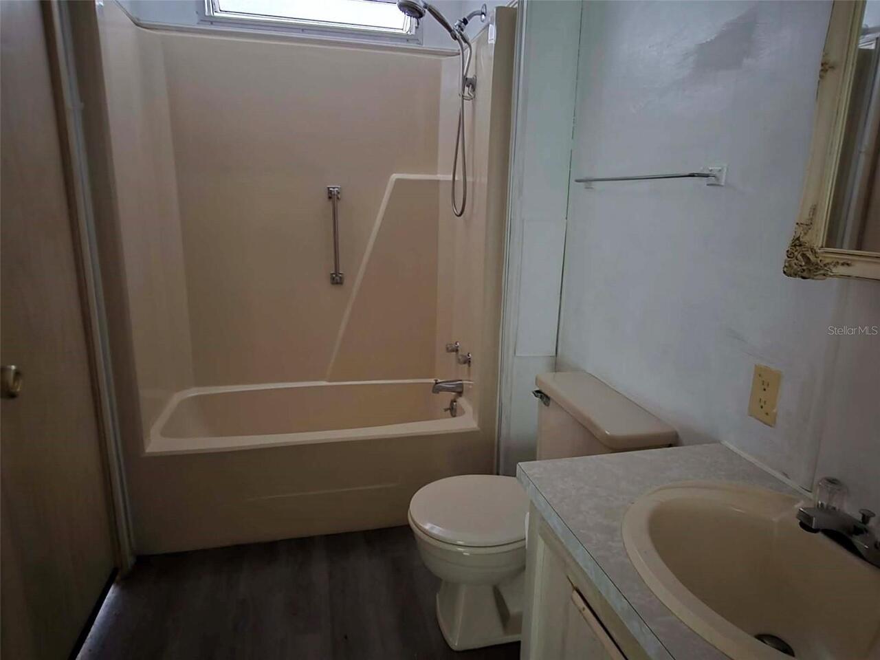 Listing Photo 9
