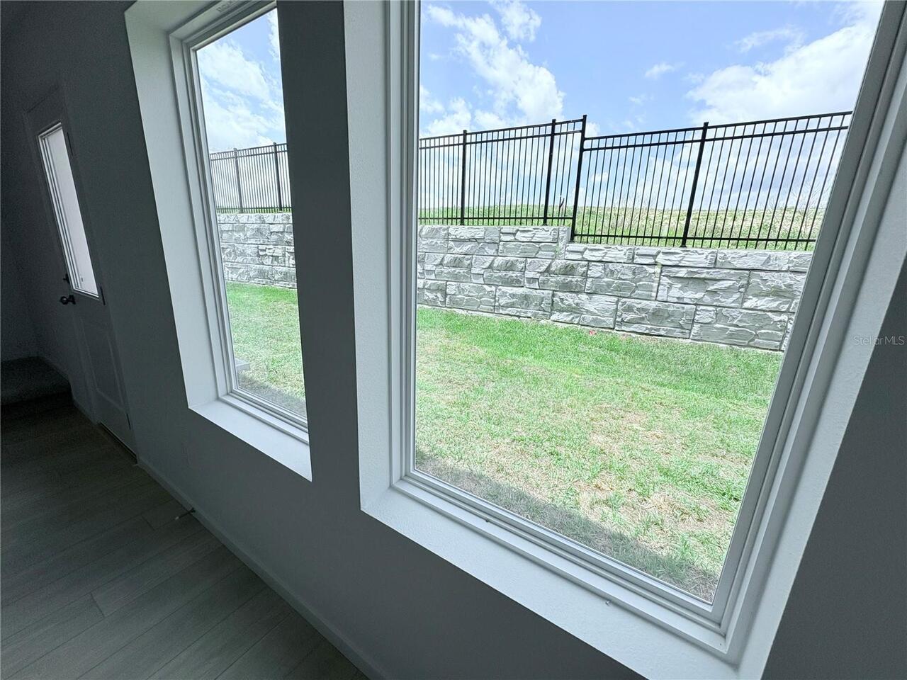 Listing Photo 11