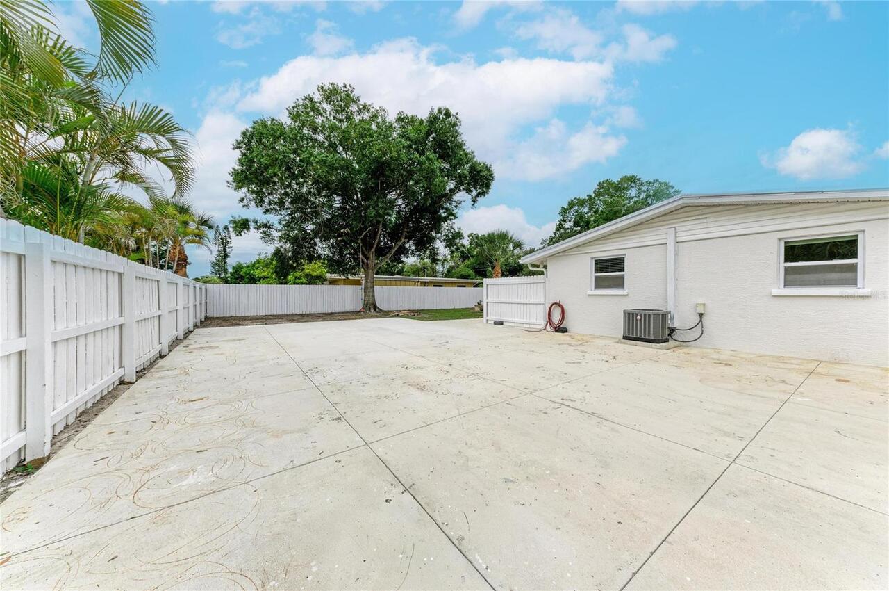 Listing Photo 44