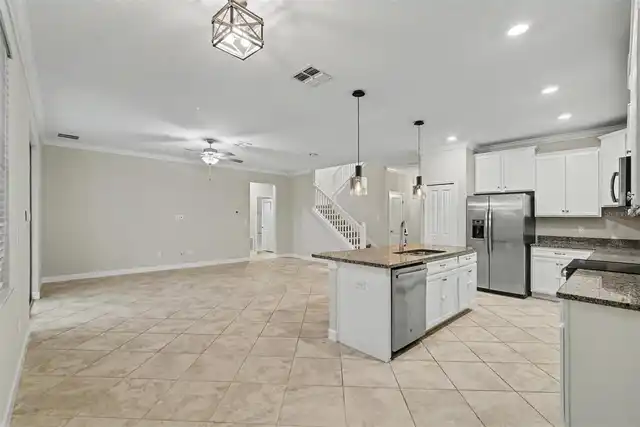Listing Photo 10