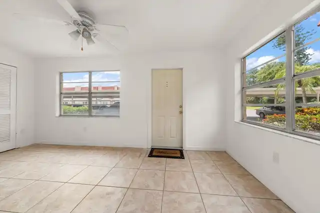 Listing Photo 14