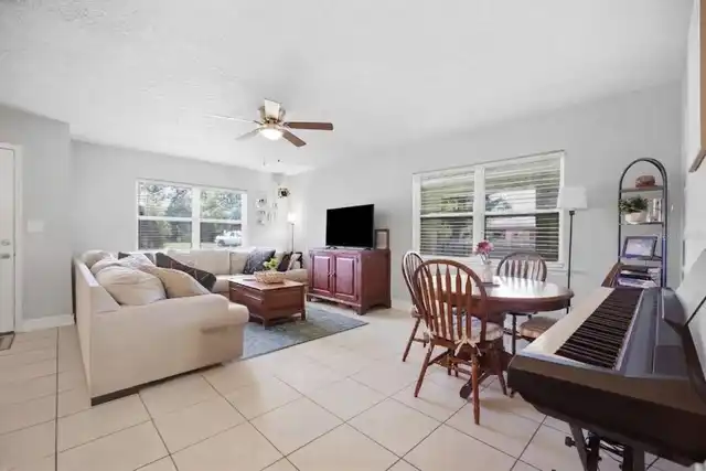 Listing Photo 16