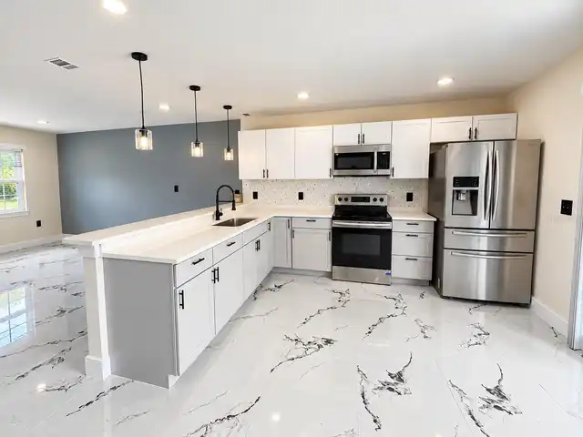 Listing Photo 11